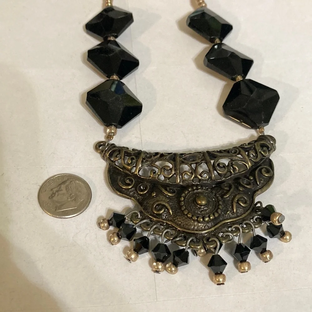 Elegant Black and Silver Necklace Set